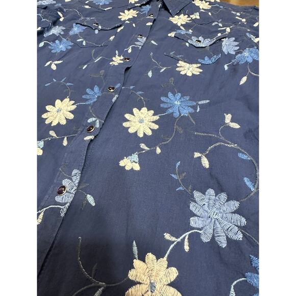 Ariat Floral All Over Embroidered Top Women Medium Blue Neutral Cowgirl Western - Picture 9 of 11